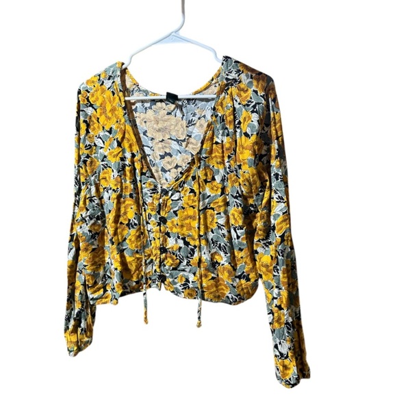 wild fable Tops - Wild Fable Yellow and Blue Tie Front Ruched Blouse size XxLarge